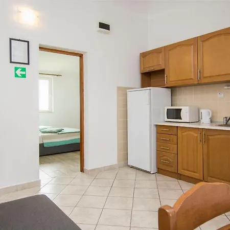 公寓 Ilona 罗戈兹尼察